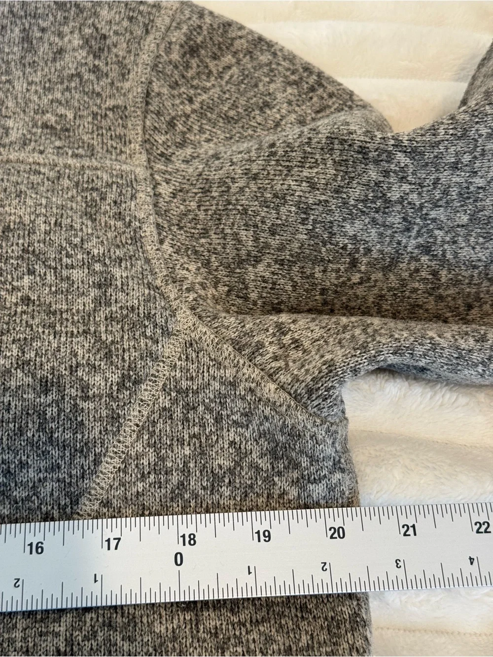 The North Face Men’s Medium Quarter Zip Fleece Pullover Sweater Beige Gray